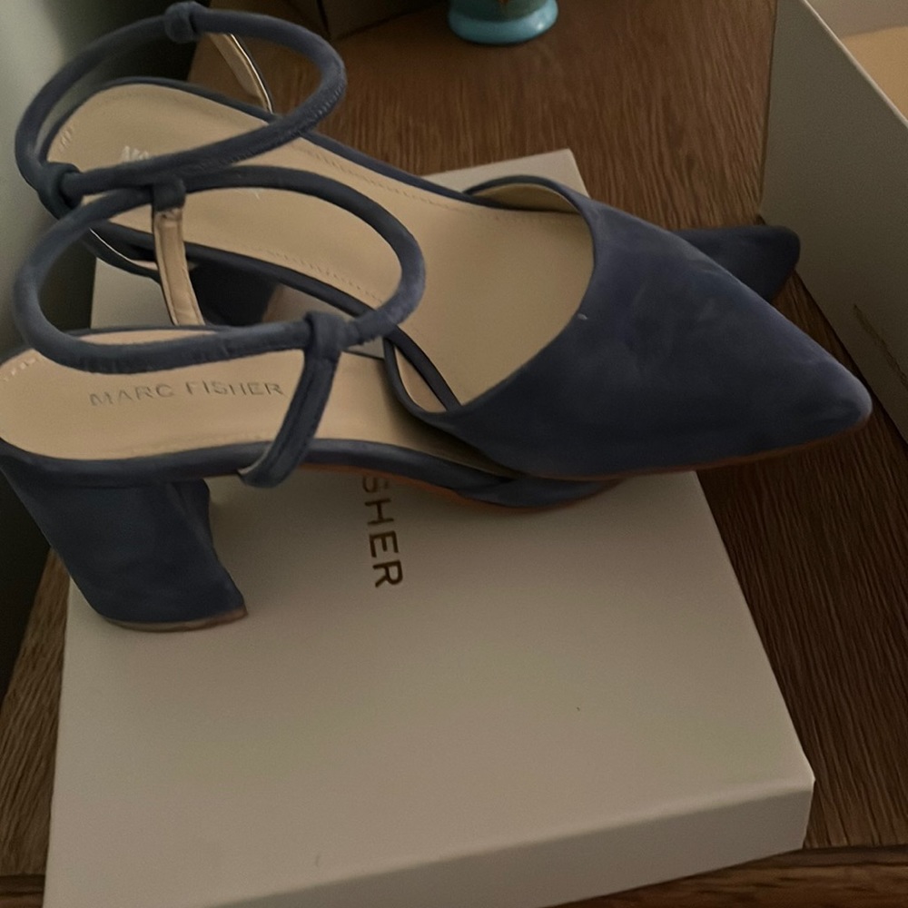Marc Fisher blue suede heel